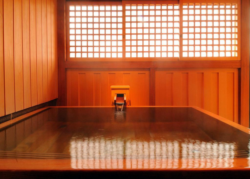 Hakone Tokinoshizuku Hotel Bagian luar foto A traditional Japanese onsen