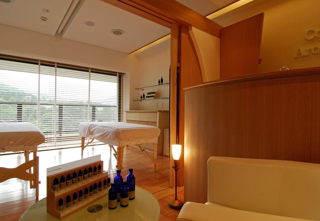 Hakone Tokinoshizuku Hotel Bagian luar foto A treatment room at the spa