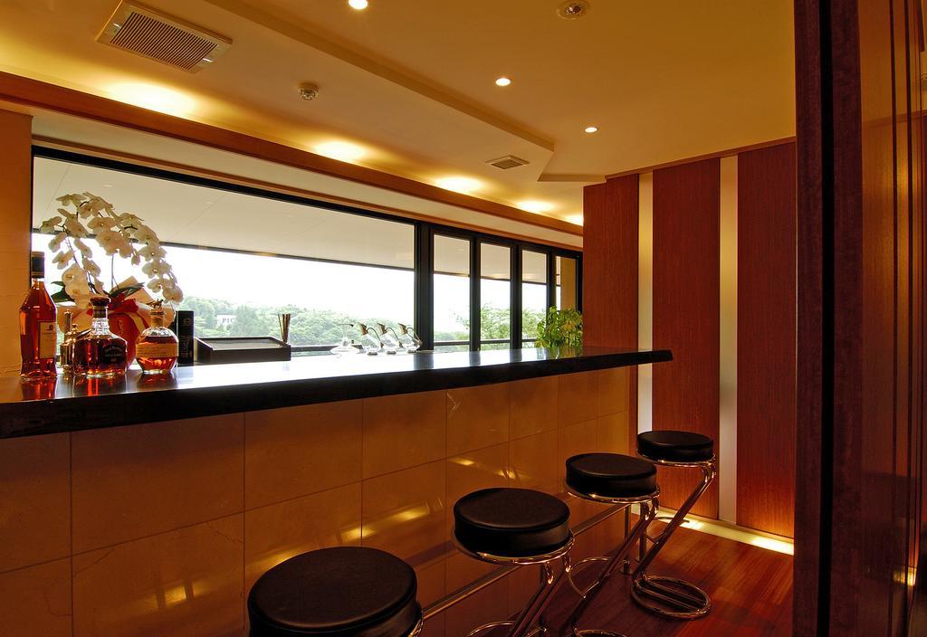 Hakone Tokinoshizuku Hotel Bagian luar foto A bar at a hotel