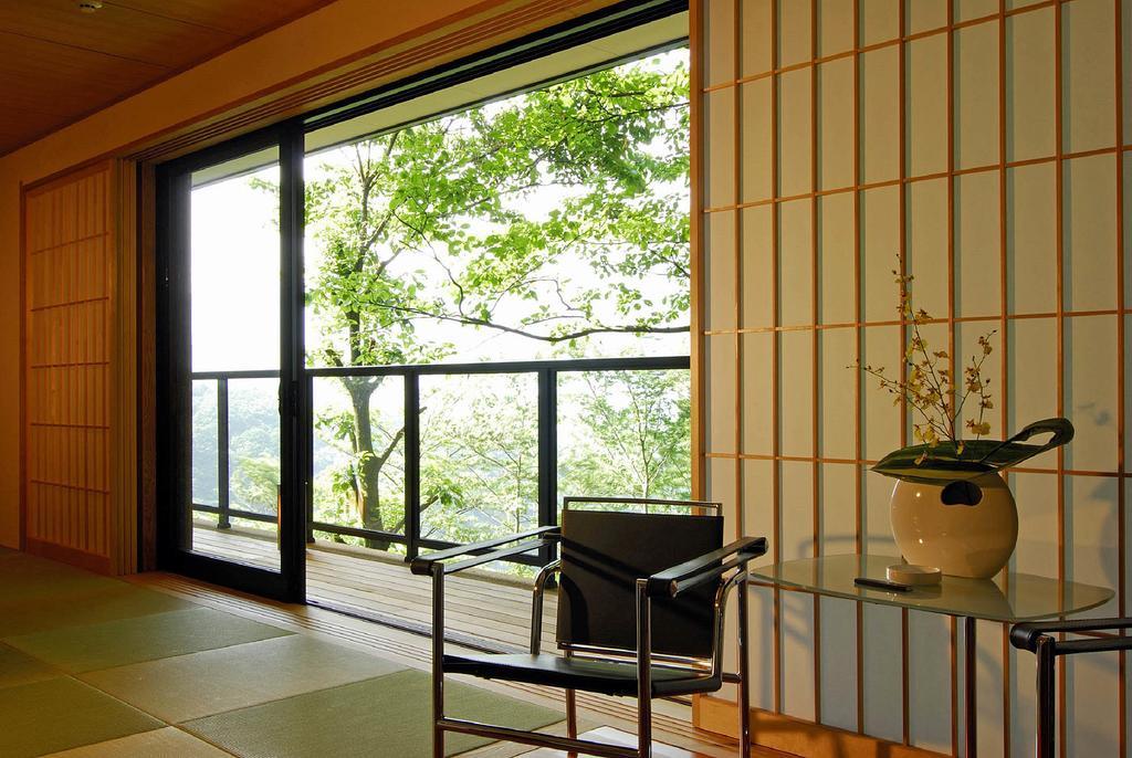 Hakone Tokinoshizuku Hotel Ruang foto A shōji window