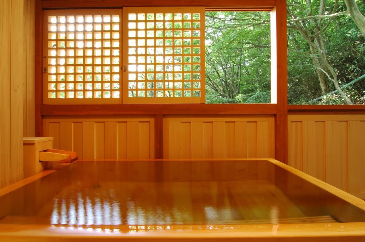 Hakone Tokinoshizuku Hotel Ruang foto A traditional Japanese onsen